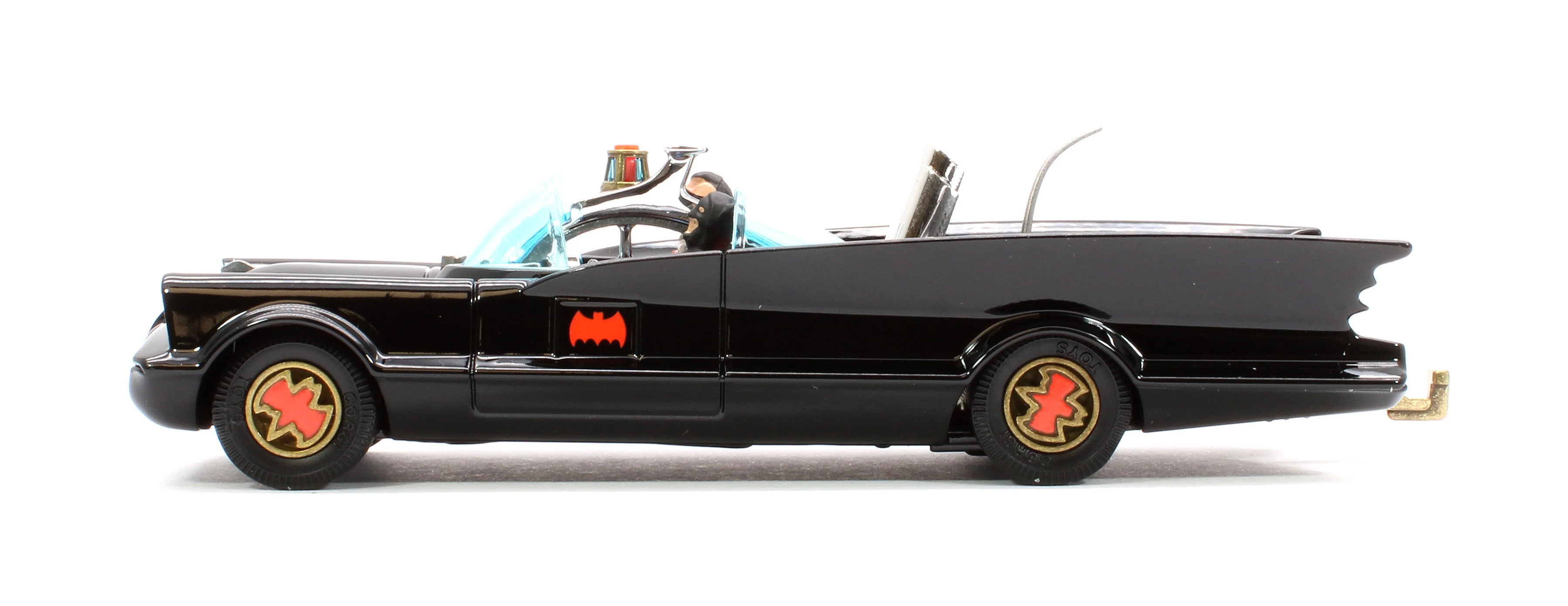 RT26701 Batmobile with Batman and Robin - Image 2