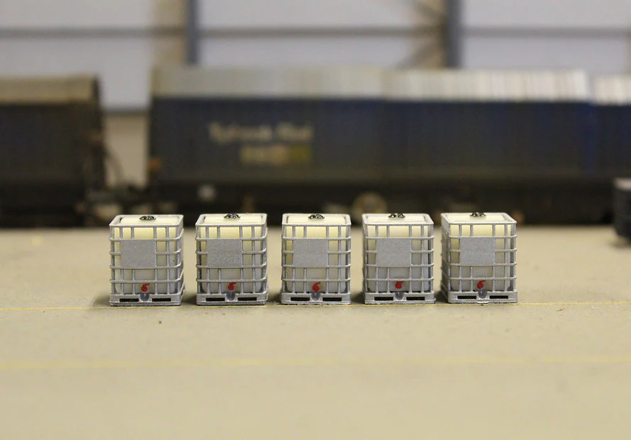 BSIBCGRY5 5 x IBC Pallet Tanks 1000L with Grey Lids
