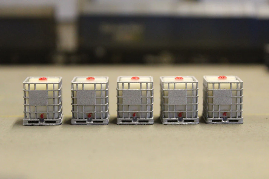 BSIBCRED 5 x IBC Pallet Tanks 1000L with Red Lids