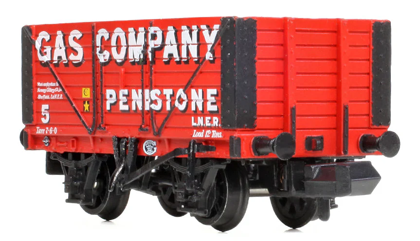 377-156 8 Plank Wagon Fixed Ends 'Gas Company Penistone' Red No.5 - Image 2