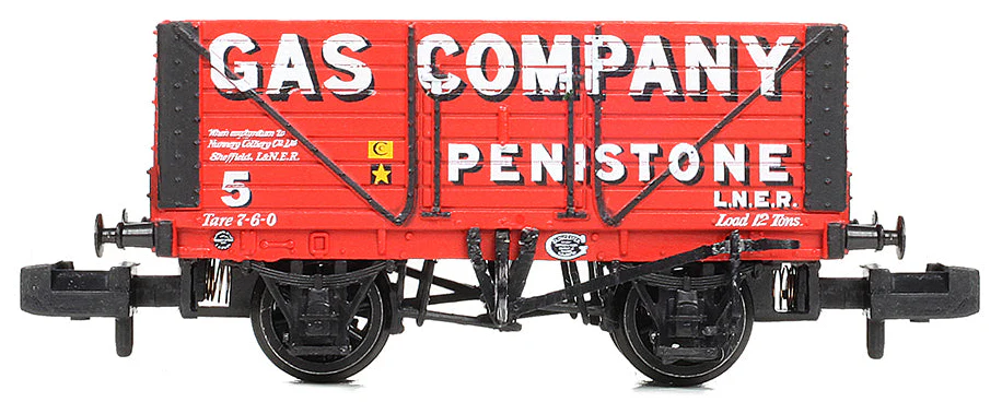 377-156 8 Plank Wagon Fixed Ends 'Gas Company Penistone' Red No.5 - Image 3