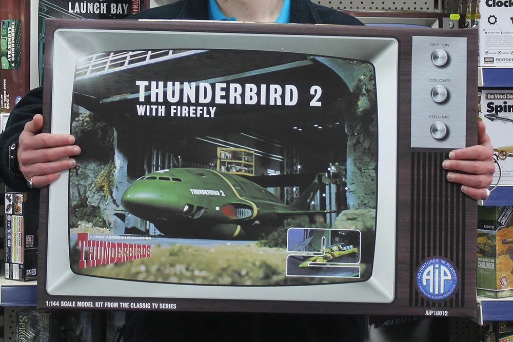 AIP10012 Thunderbird 2 With Firefly Model Kit - Image 12