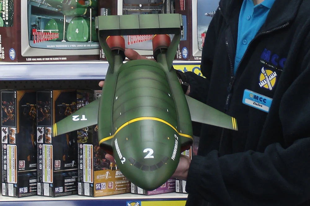 AIP10012 Thunderbird 2 With Firefly Model Kit - Image 13