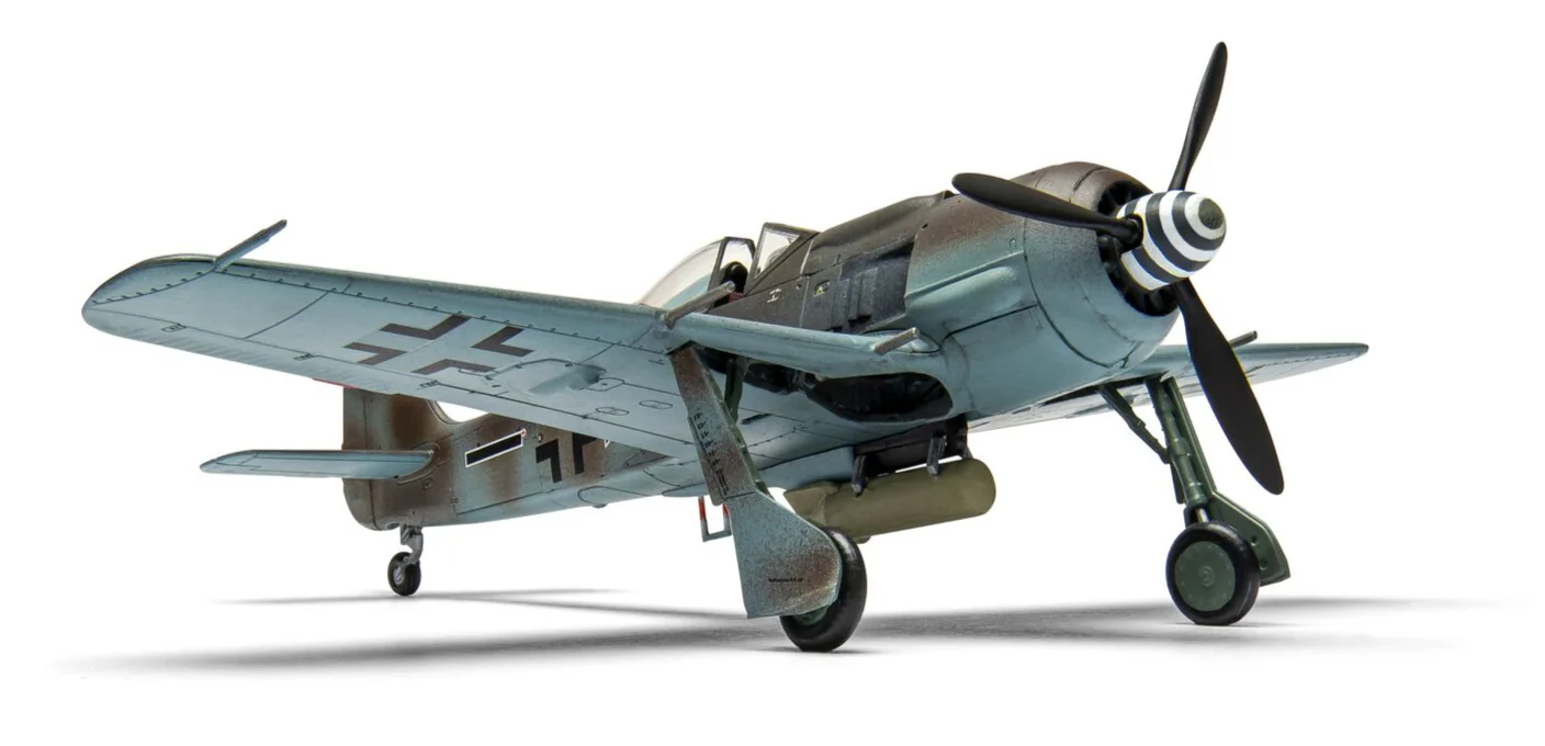 A02066A Focke-Wulf Fw190A-8/F-8 Model Kit - Image 4