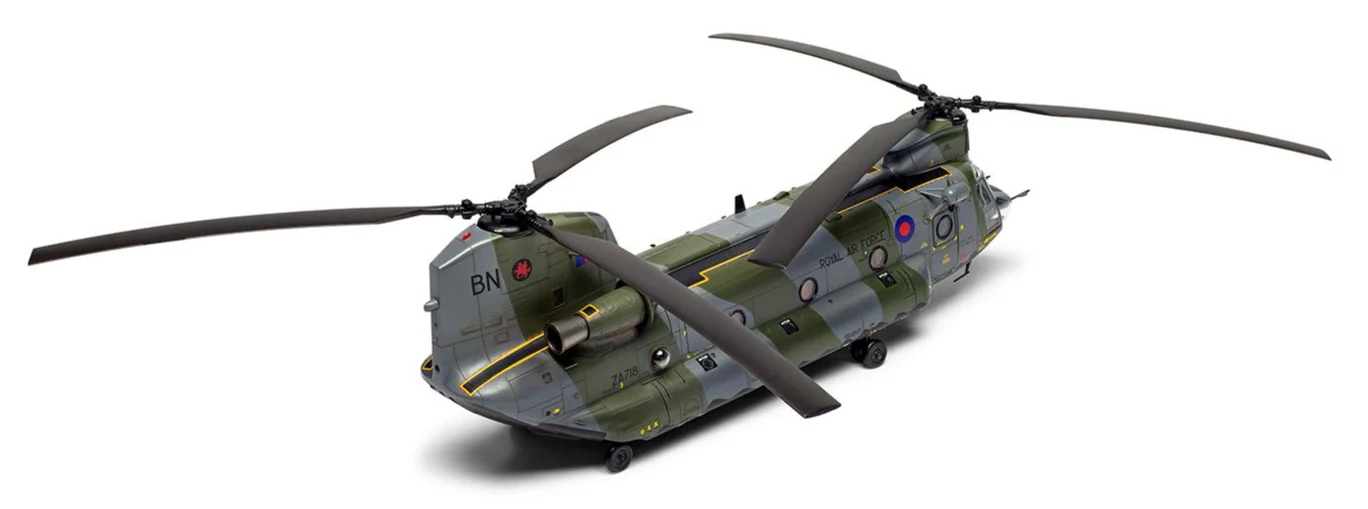 A06023 Boeing Chinook HC.1 Model Kit - Image 3