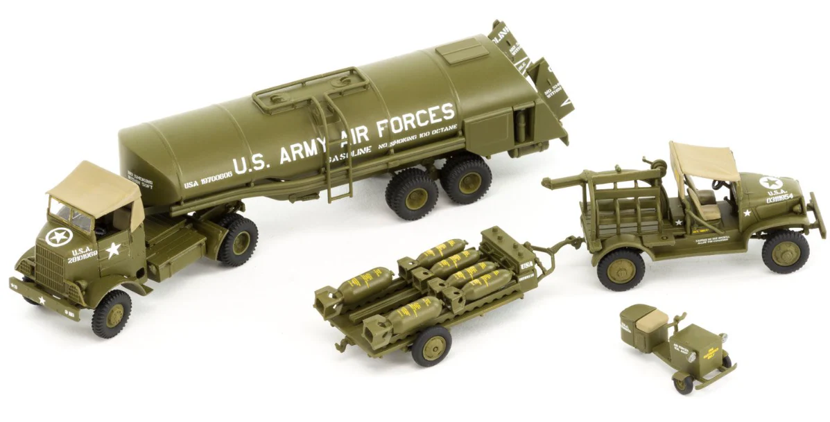 A06304 WWII USAAF 8th Bomber Resupply Set Model Kit - Image 3