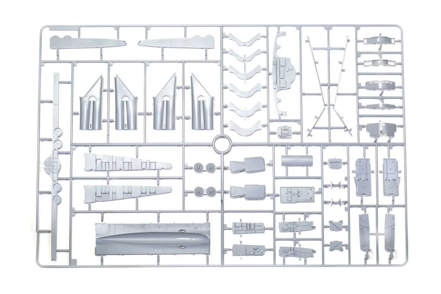 A12011 Avro Vulcan B.2 Model Kit - Image 16