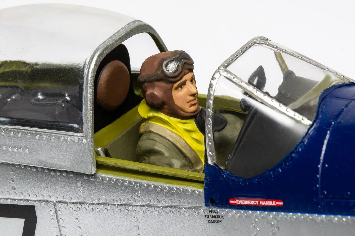 A14001V North American P-51D Mustang Model Kit - Image 6