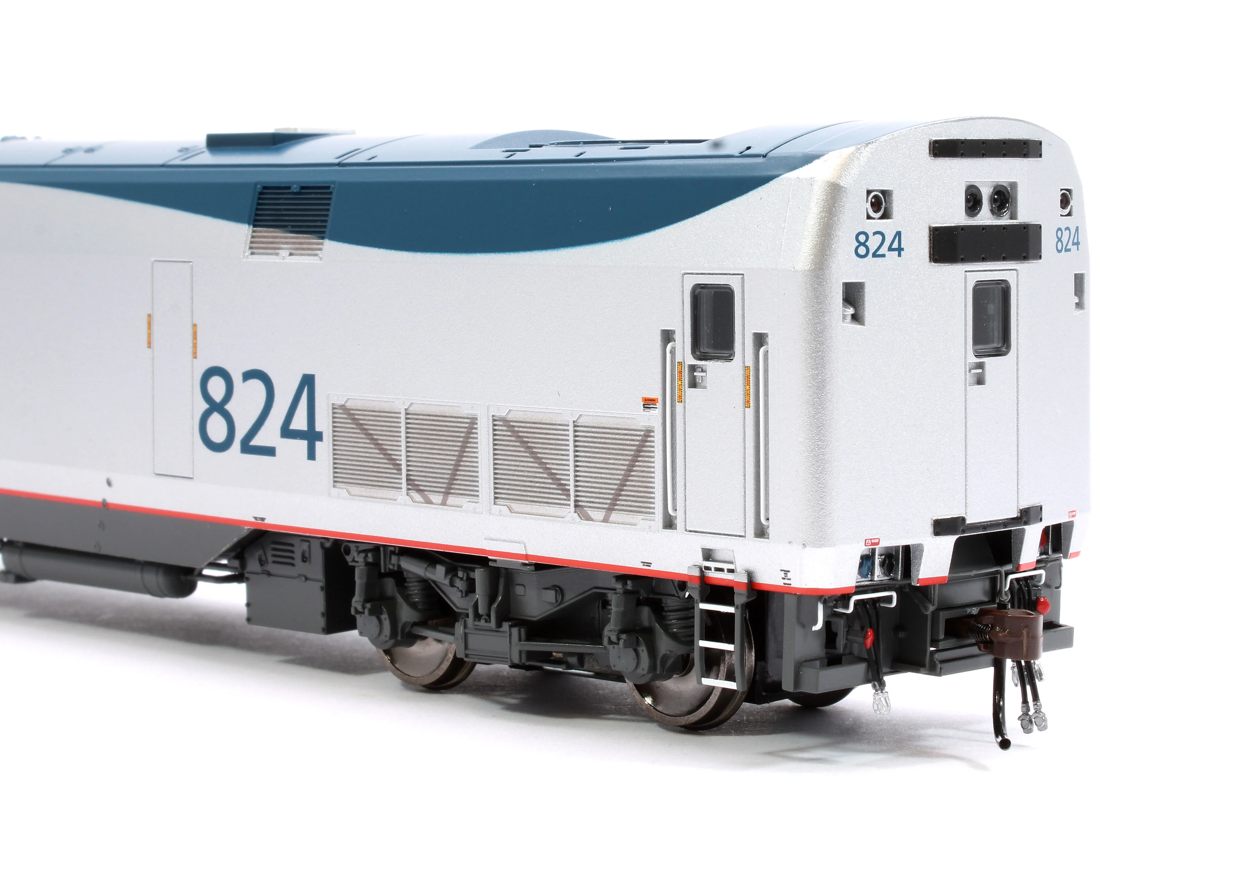 ATHG82280 HO P40DC Diesel Locomotive, Amtrak, Phase V #824 - Image 10