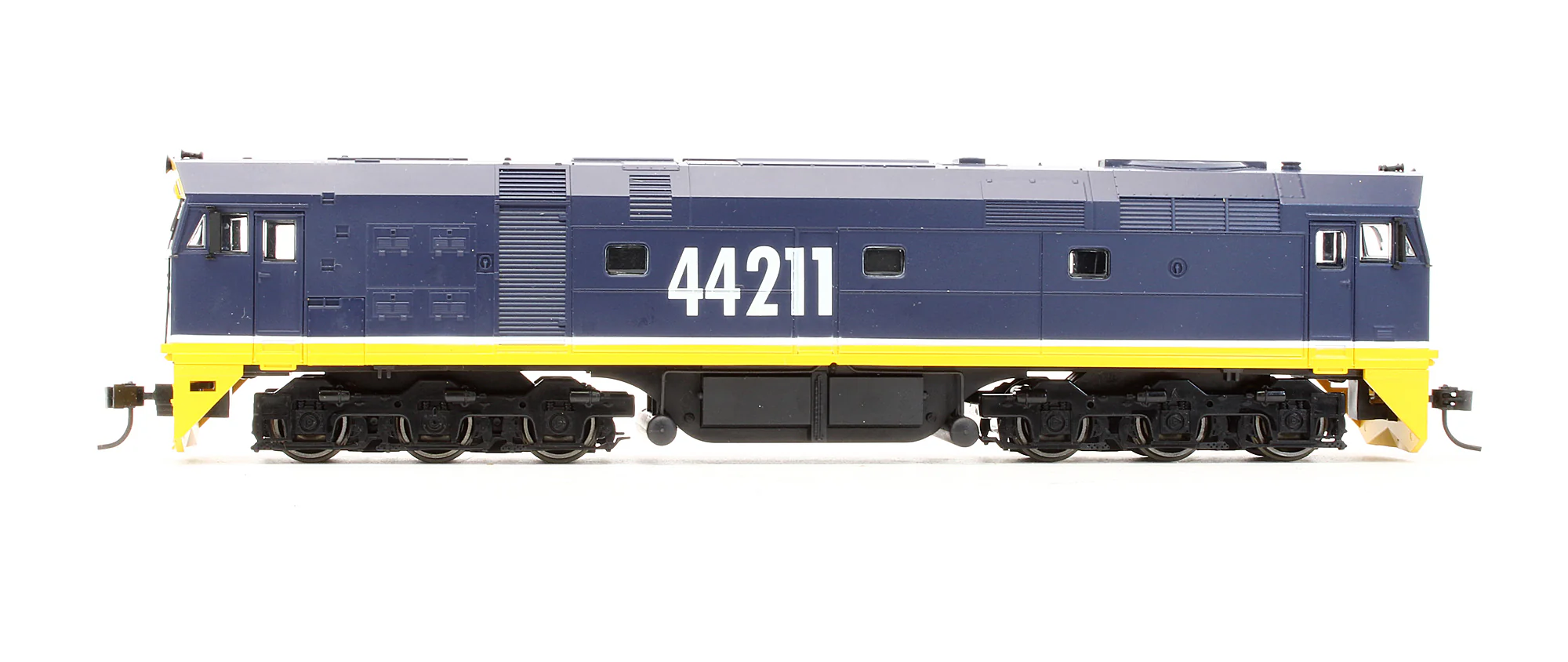 44211 Pre-Owned Freight Rail Blue Class 44211 Diesel Locomotive - Image 3