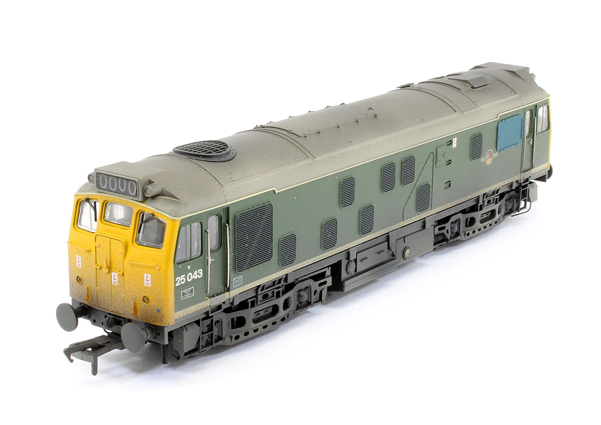 Pre-Owned 32-331 Class 25043 BR Green Full Yellow Ends Diesel Locomotive (Weathered) - DCC Fitted - Image 3
