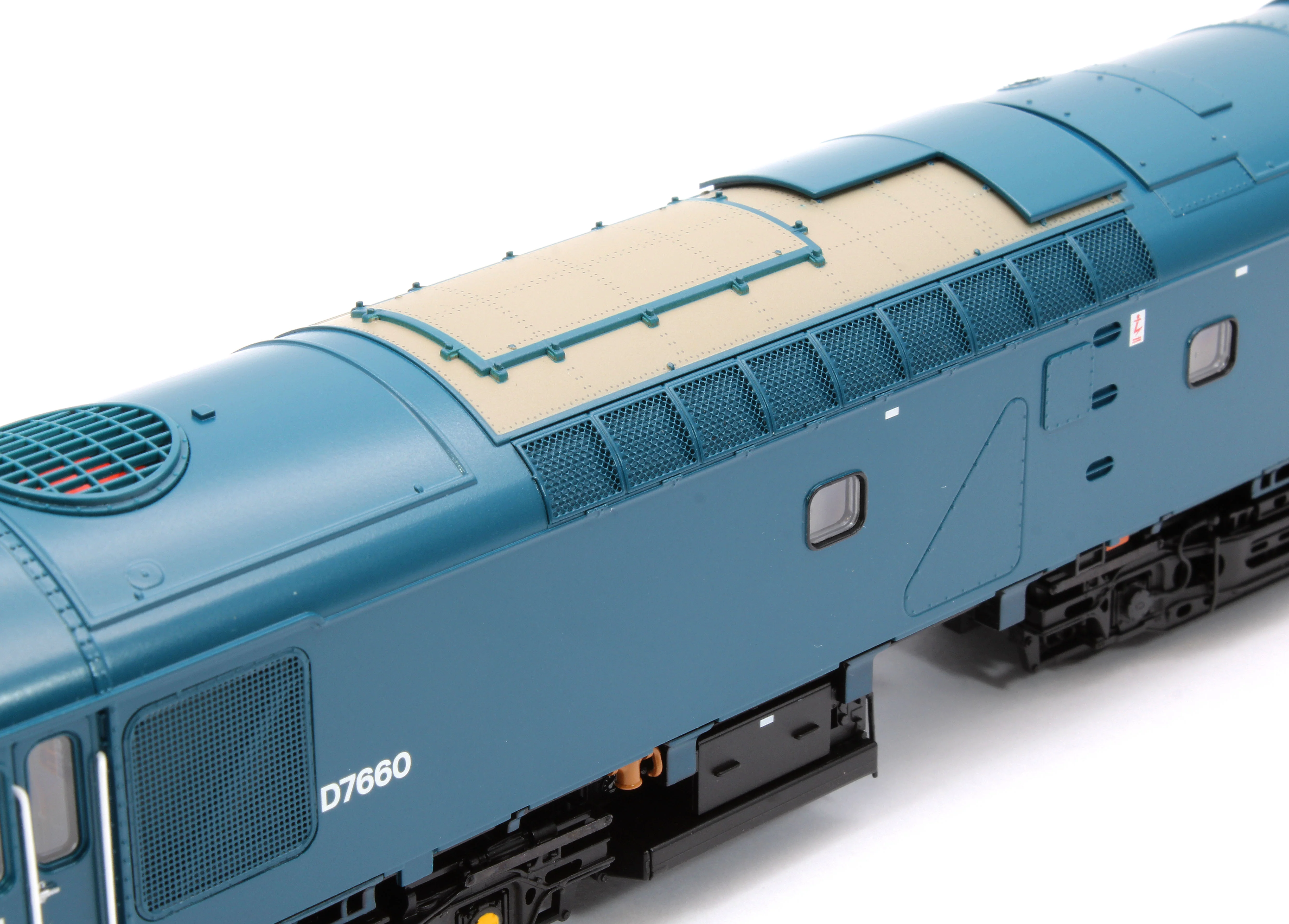 32-333 Class 25/3 D7660 BR Blue (Small Yellow Panels) Diesel Locomotive - Image 12