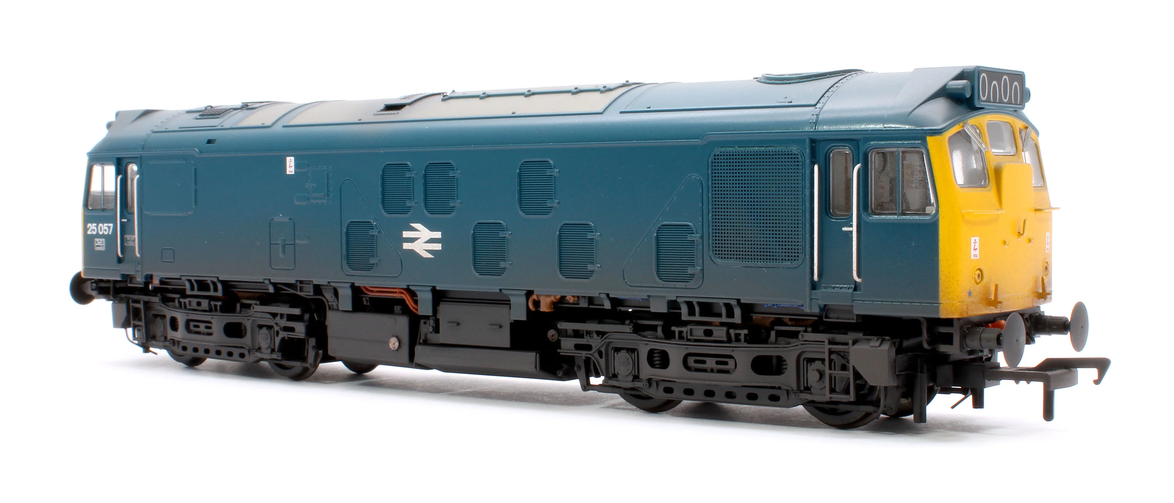 32-340SF Class 25/1 25057 BR Blue Diesel Locomotive - DCC Sound & Weathered - Image 5