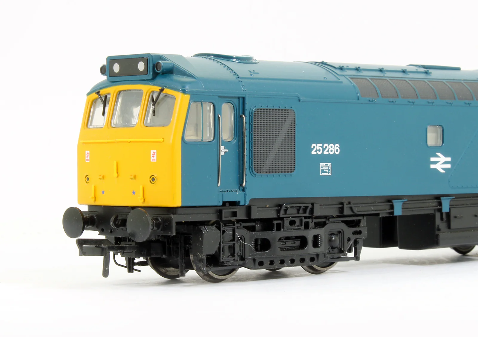 32-408 Pre-Owned Class 25/3 25286 BR Blue Domino Headcode Diesel Locomotive - DCC Fitted - Image 3