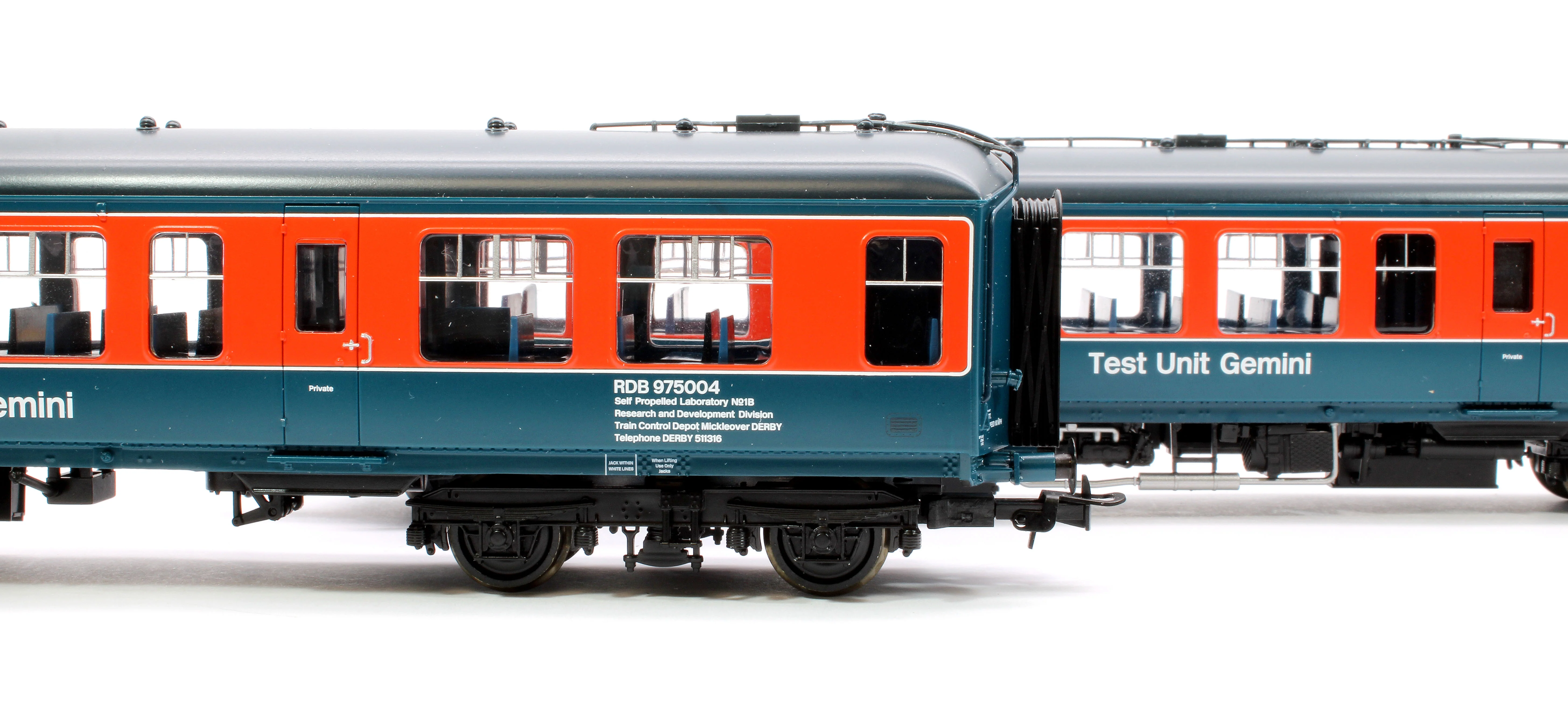 32-515Z Derby Lightweight 2-Car BEMU 'Test Unit Gemini' BR RTC (Original) - Image 12