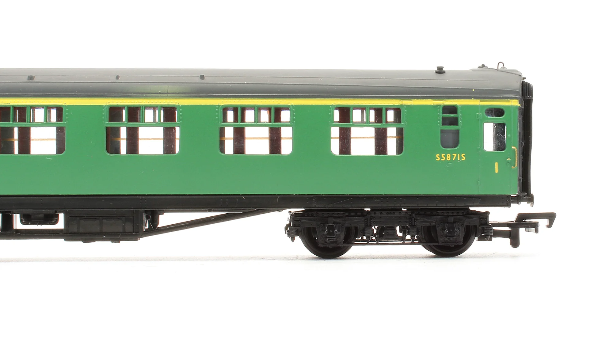 34-550 Pre-Owned BR Malachite Green 63ft Bulleid Corridor Composite Coach 'S5871S' - Image 3