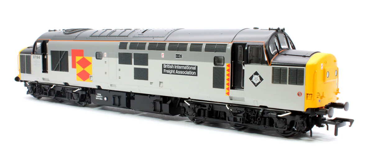35-307SF Class 37/0 Centre Headcode 37194 'British Int. Freight Assoc.' BR RF Diesel Locomotive (DCC Sound) - Image 3