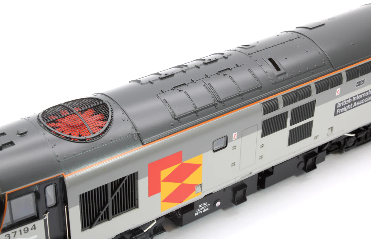35-307SFX Class 37/0 Centre Headcode 37194 'British Int. Freight Assoc.' BR RF Diesel Locomotive (Deluxe DCC Sound) - Image 11
