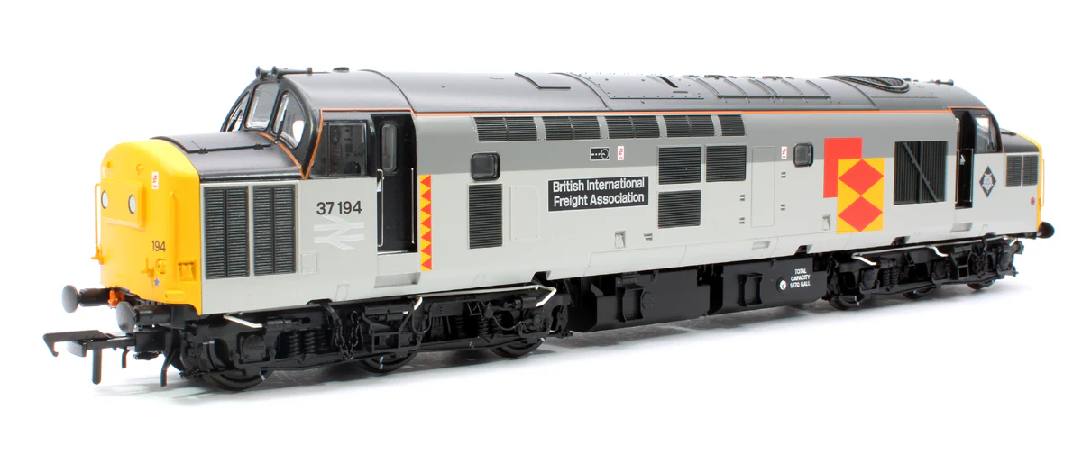 35-307SFX Class 37/0 Centre Headcode 37194 'British Int. Freight Assoc.' BR RF Diesel Locomotive (Deluxe DCC Sound) - Image 3