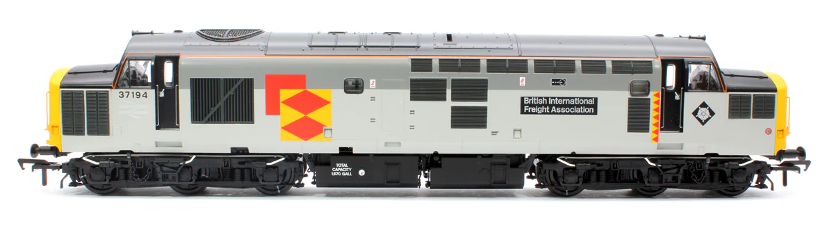35-307SFX Class 37/0 Centre Headcode 37194 'British Int. Freight Assoc.' BR RF Diesel Locomotive (Deluxe DCC Sound) - Image 5