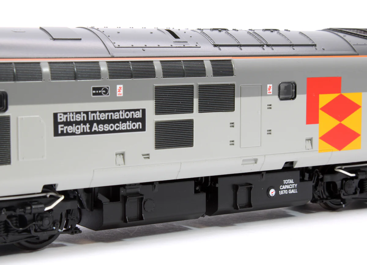 35-307SFX Class 37/0 Centre Headcode 37194 'British Int. Freight Assoc.' BR RF Diesel Locomotive (Deluxe DCC Sound) - Image 8