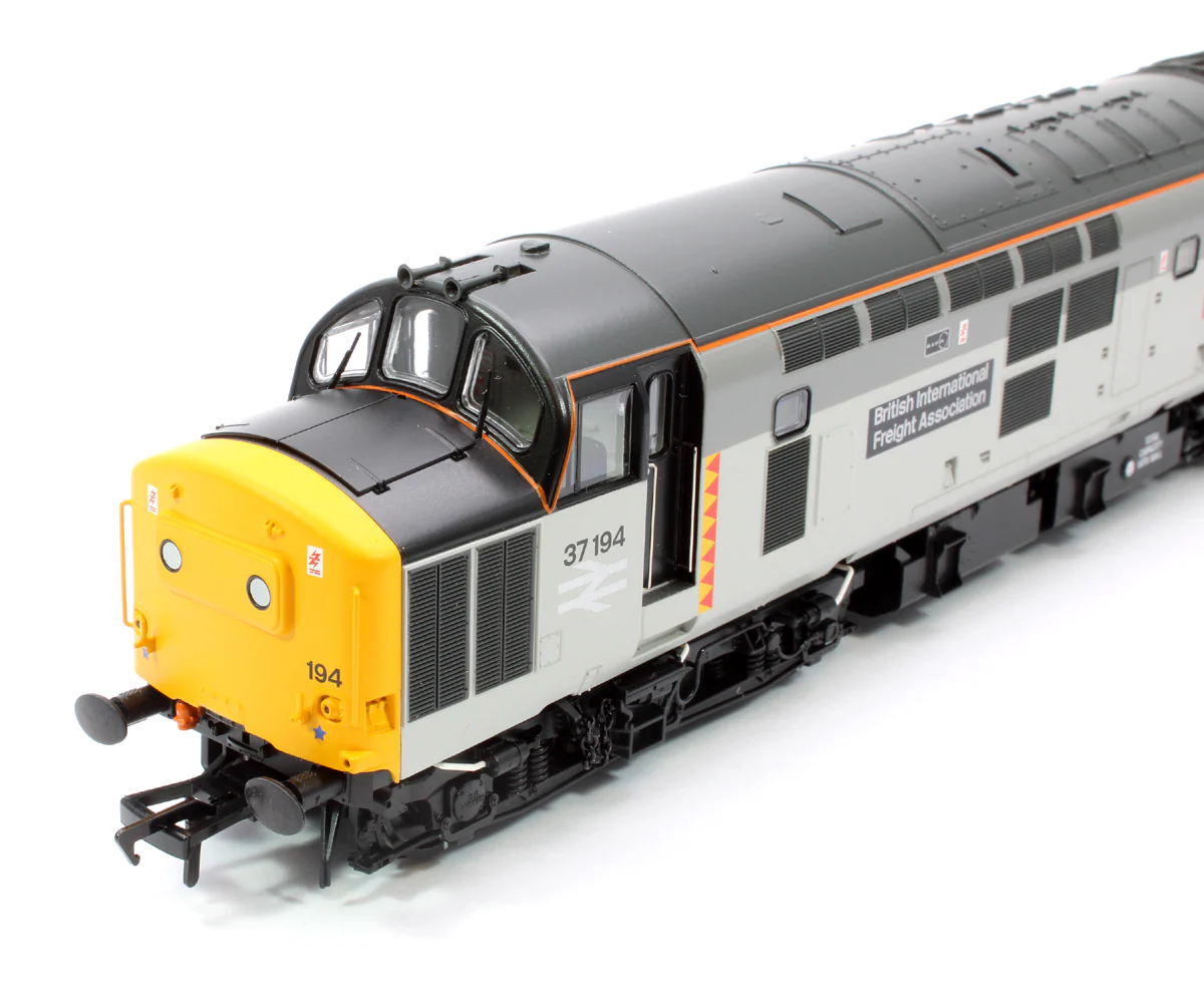 35-307SFX Class 37/0 Centre Headcode 37194 'British Int. Freight Assoc.' BR RF Diesel Locomotive (Deluxe DCC Sound) - Image 9
