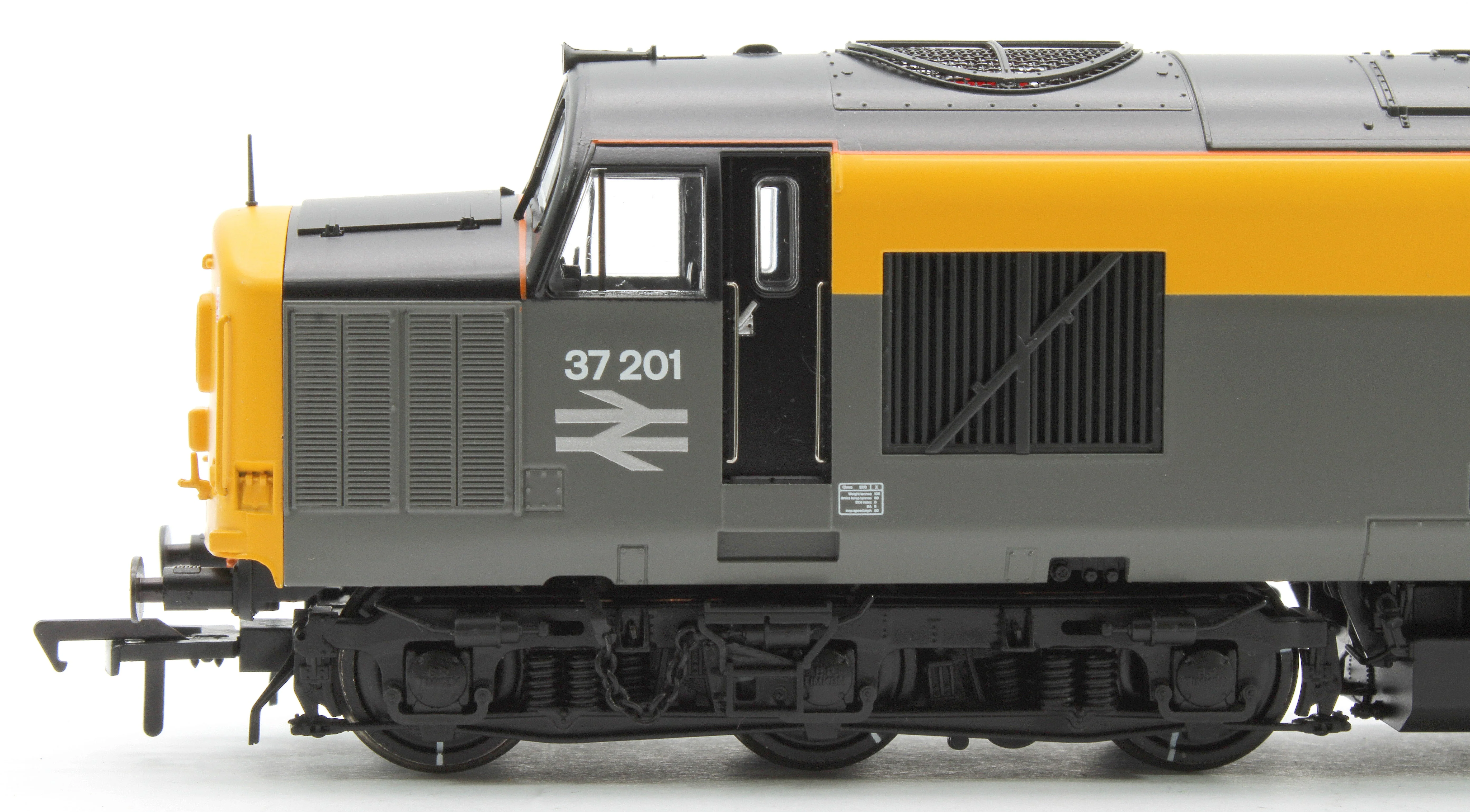 35-308SFX Pre-Owned Class 37/0 Centre Headcode 37201 'St. Margaret' BR Eng. Grey & Yellow Diesel Locomotive - Deluxe DCC Sound - Image 5