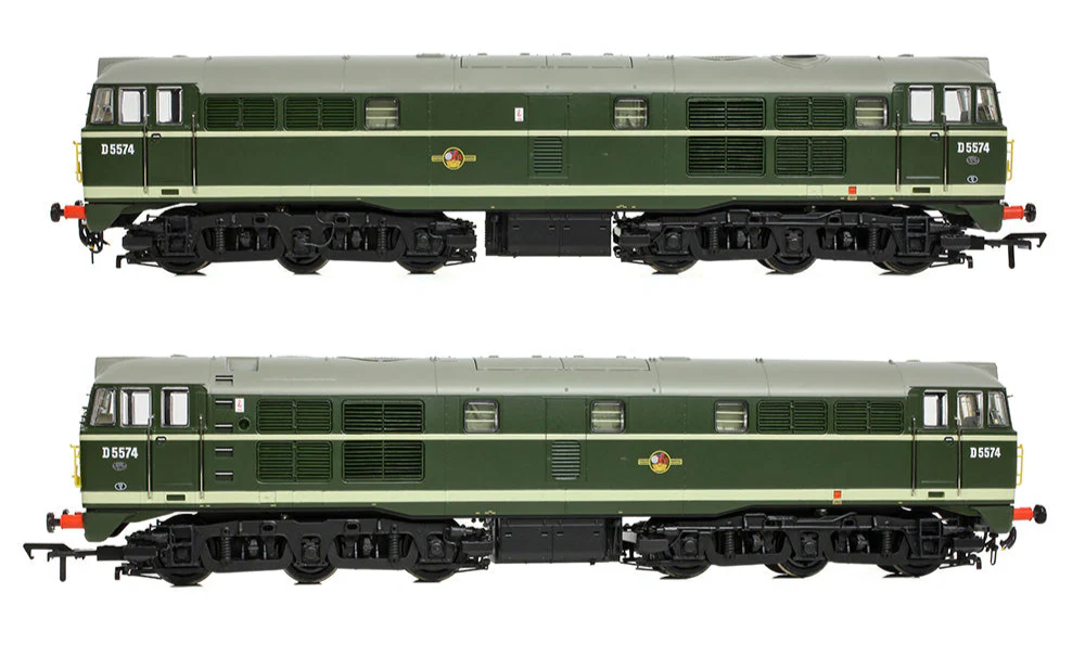 35-802 Class 30 D5574 BR Green (Small Yellow Panels) Diesel Locomotive - Image 2