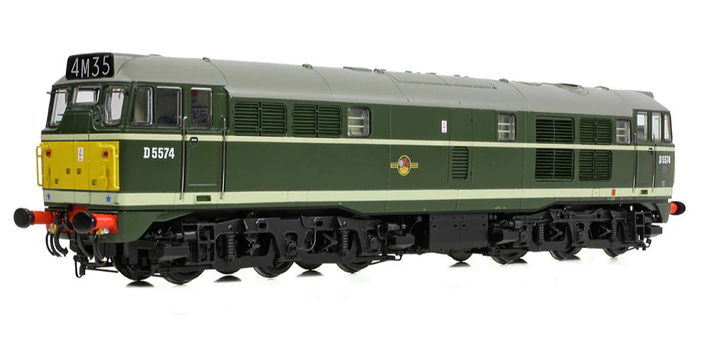 35-802 Class 30 D5574 BR Green (Small Yellow Panels) Diesel Locomotive - Image 4