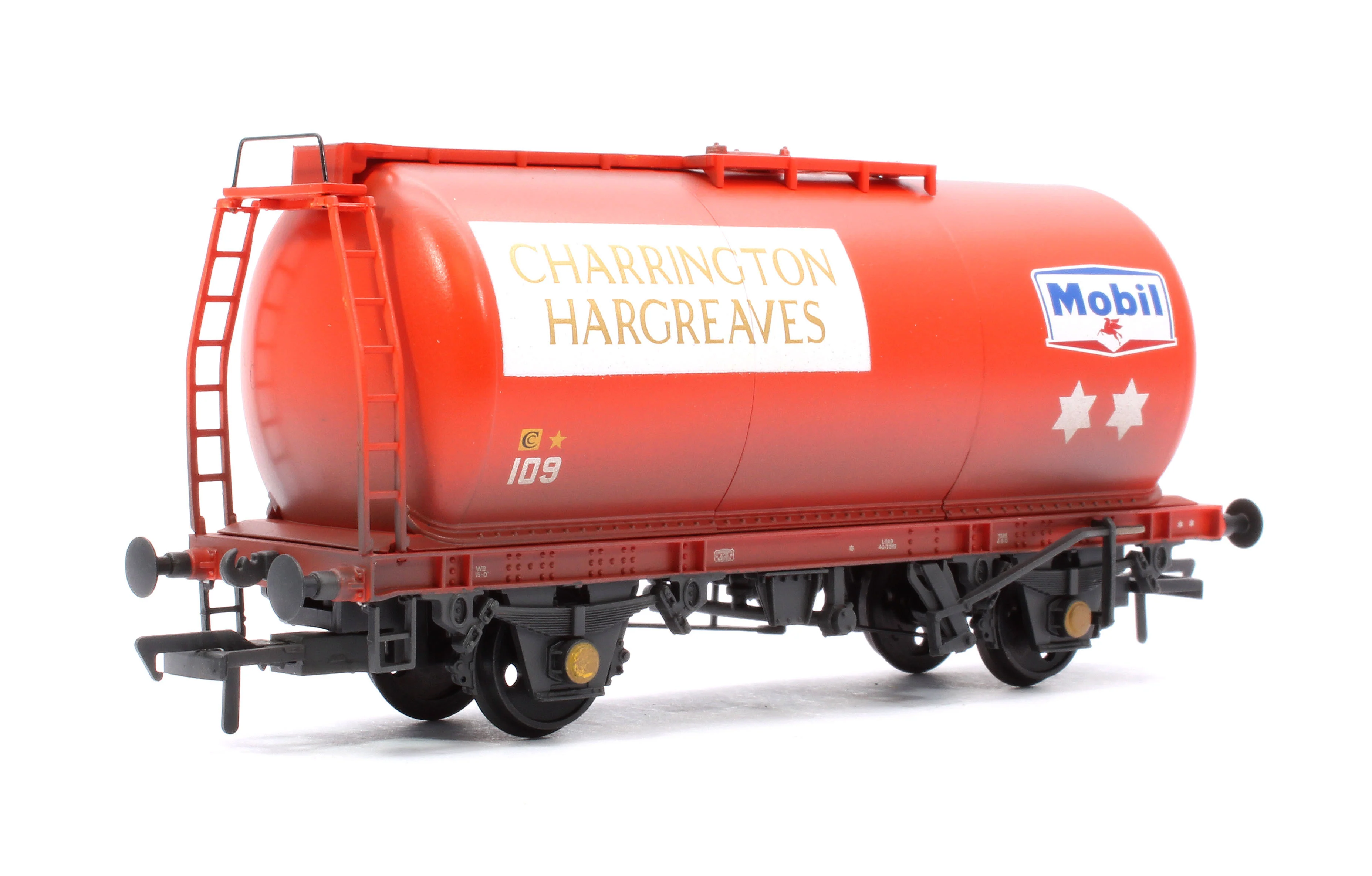 37-592A BR 45T TTA Tank Wagon 'Charrington Hargreaves/Mobil' Red No.109- Weathered - Image 3