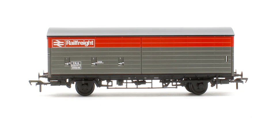 38-128A BR VAA Van BR Railfreight Red & Grey No.200648 - Image 3