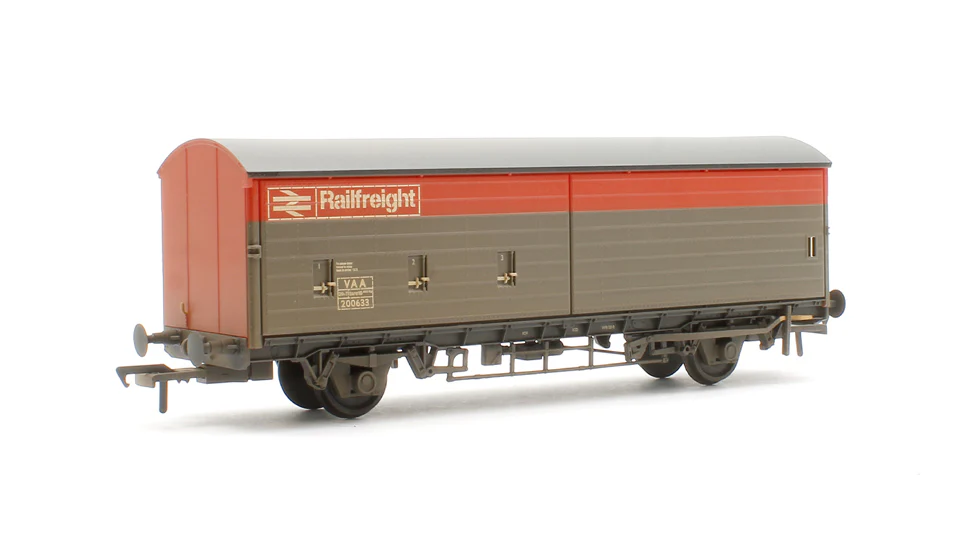 38-128B BR VAA Van BR Railfreight Red & Grey No.200633 - Weathered
