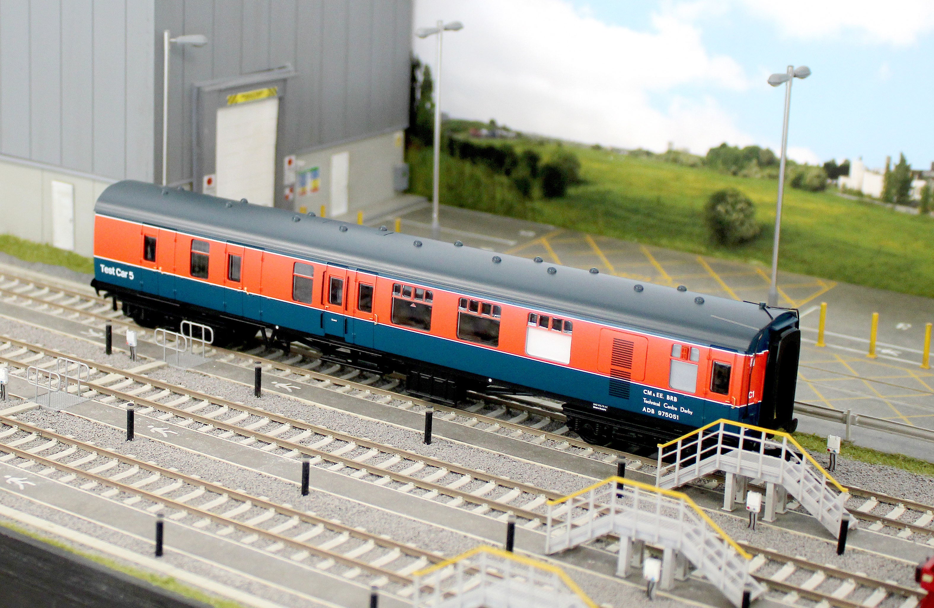 39-001S Mk1 BSK BR Research Department RTC "Test Car 5" ADB975051 - Image 8