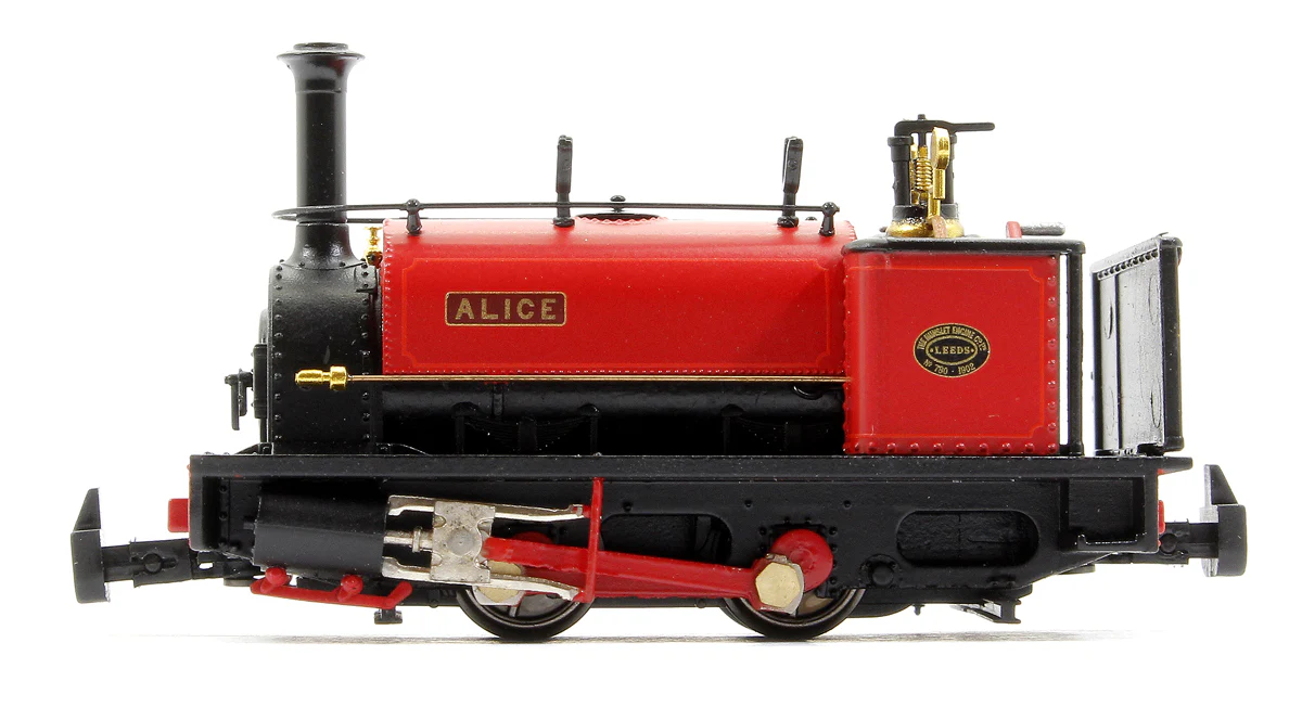 391-050 Quarry Hunslet 0-4-0 'Alice' in Dinorwic Quarry Red livery - Image 5