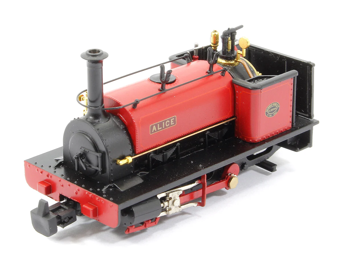391-050 Quarry Hunslet 0-4-0 'Alice' in Dinorwic Quarry Red livery - Image 8
