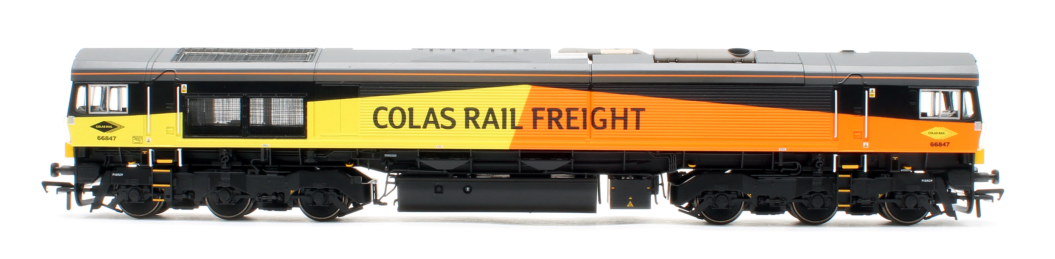50-004SF Class 66/8 66847 'Terry Baker' Colas Rail Freight Diesel Locomotive - DCC Sound - Image 6