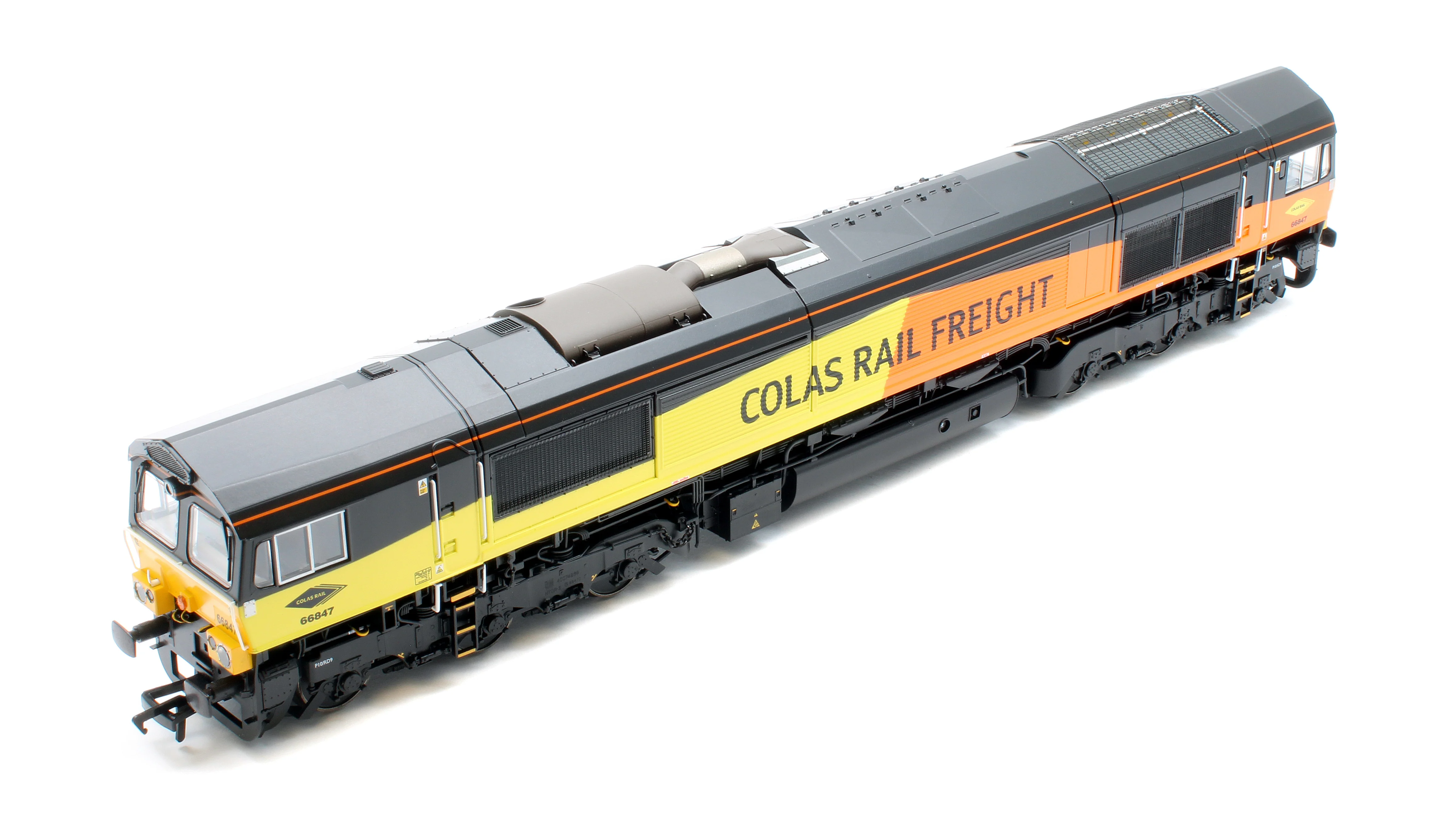 50-004SF Class 66/8 66847 'Terry Baker' Colas Rail Freight Diesel Locomotive - DCC Sound - Image 8
