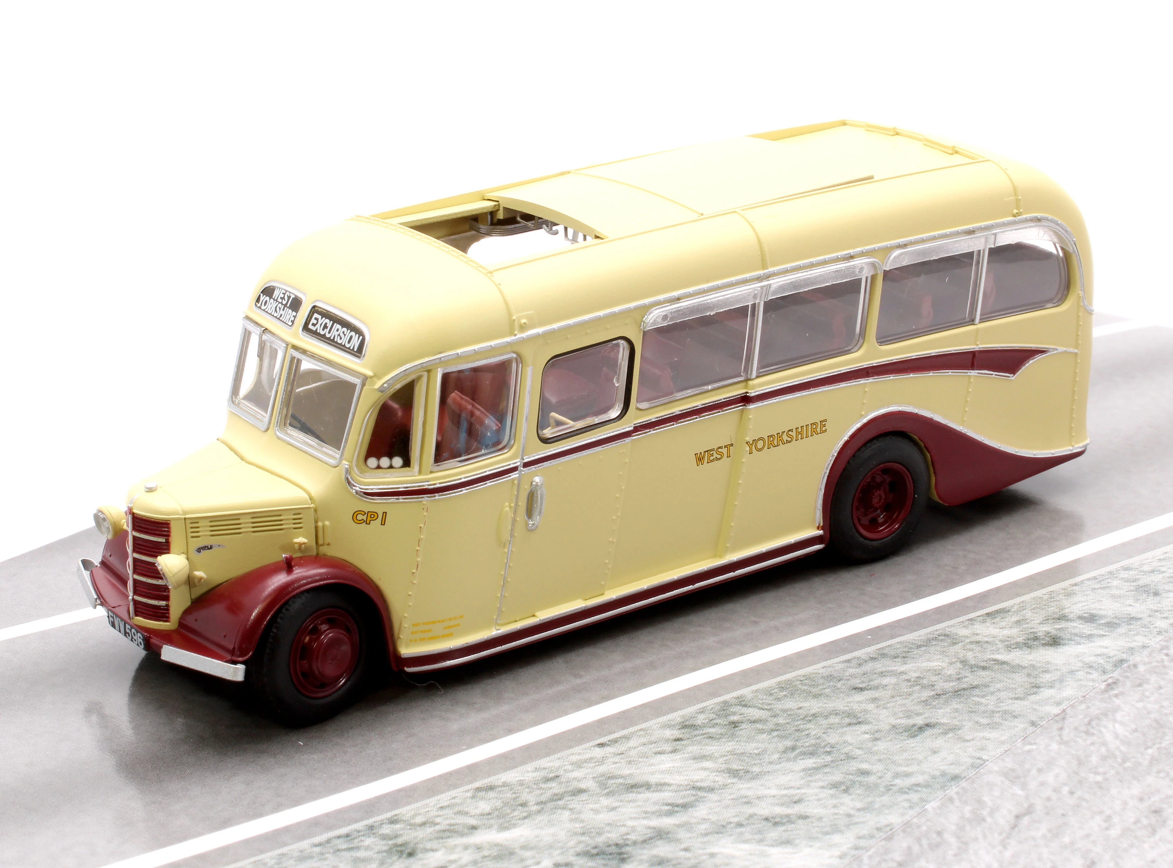 920009 Bedford OB - FWW596 - West Yorkshire livery - Image 3