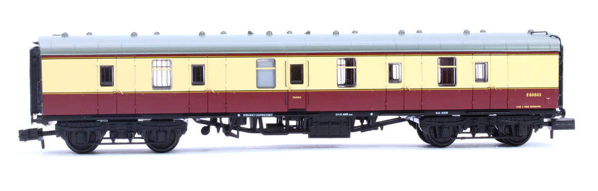 374-035B BR Mk1 BG Brake Gangwayed BR Crimson & Cream No.80803 - Image 2