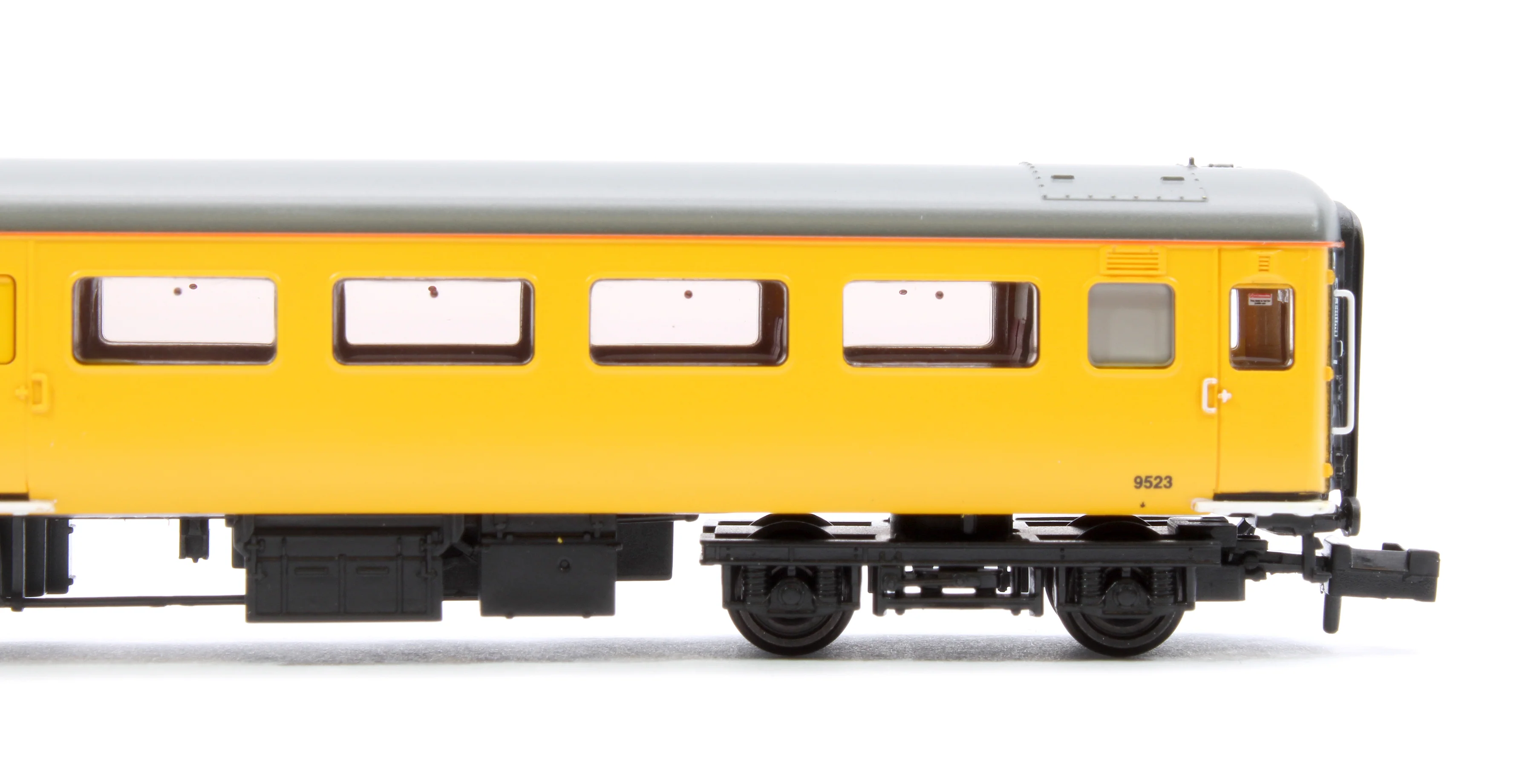 374-695 BR Mk2F BSO Brake Second Open Network Rail Yellow No.9523 - Image 5