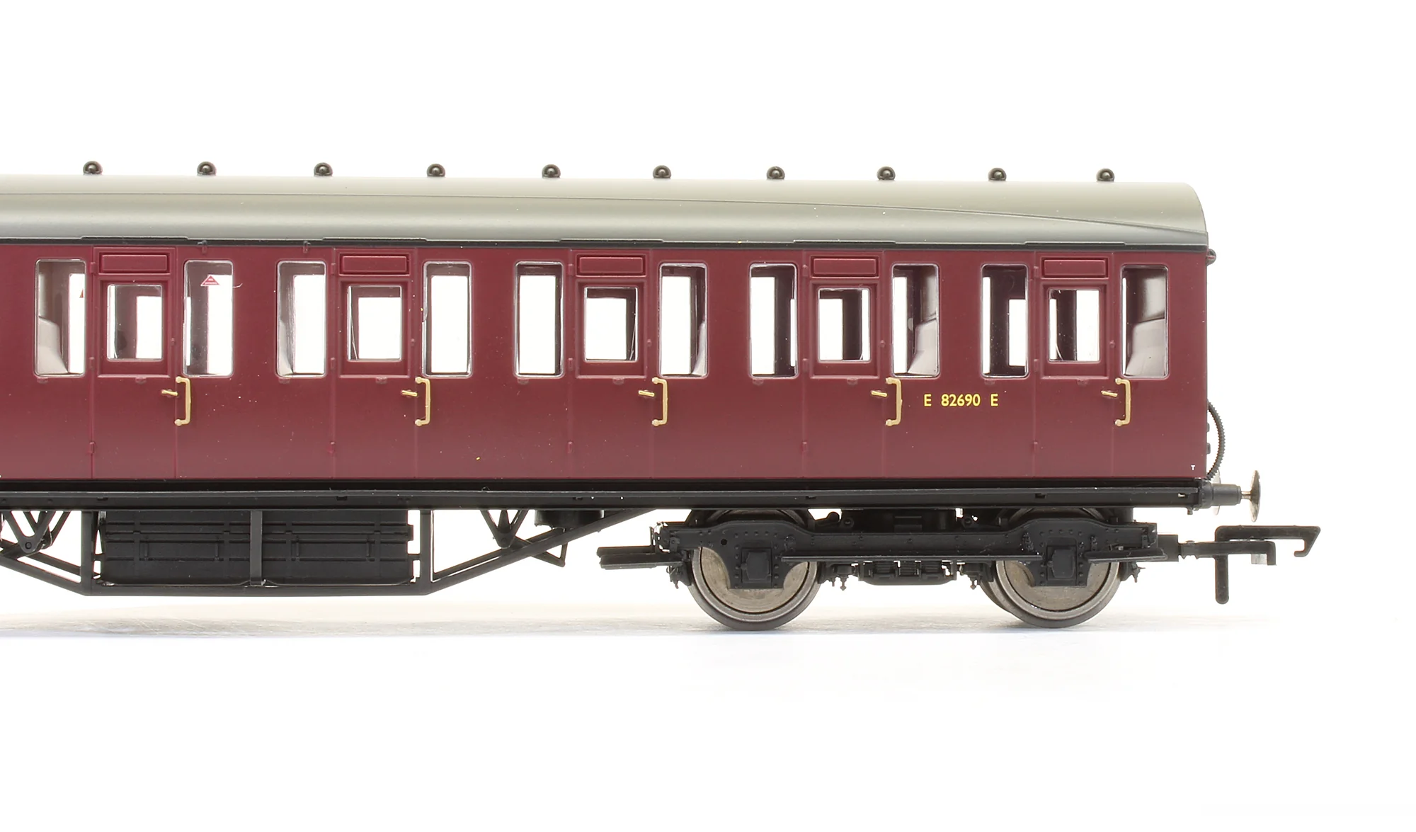 R4652 BR Thompson Suburban 3rd Class Brake Coach 'E 82690 E' - Image 3