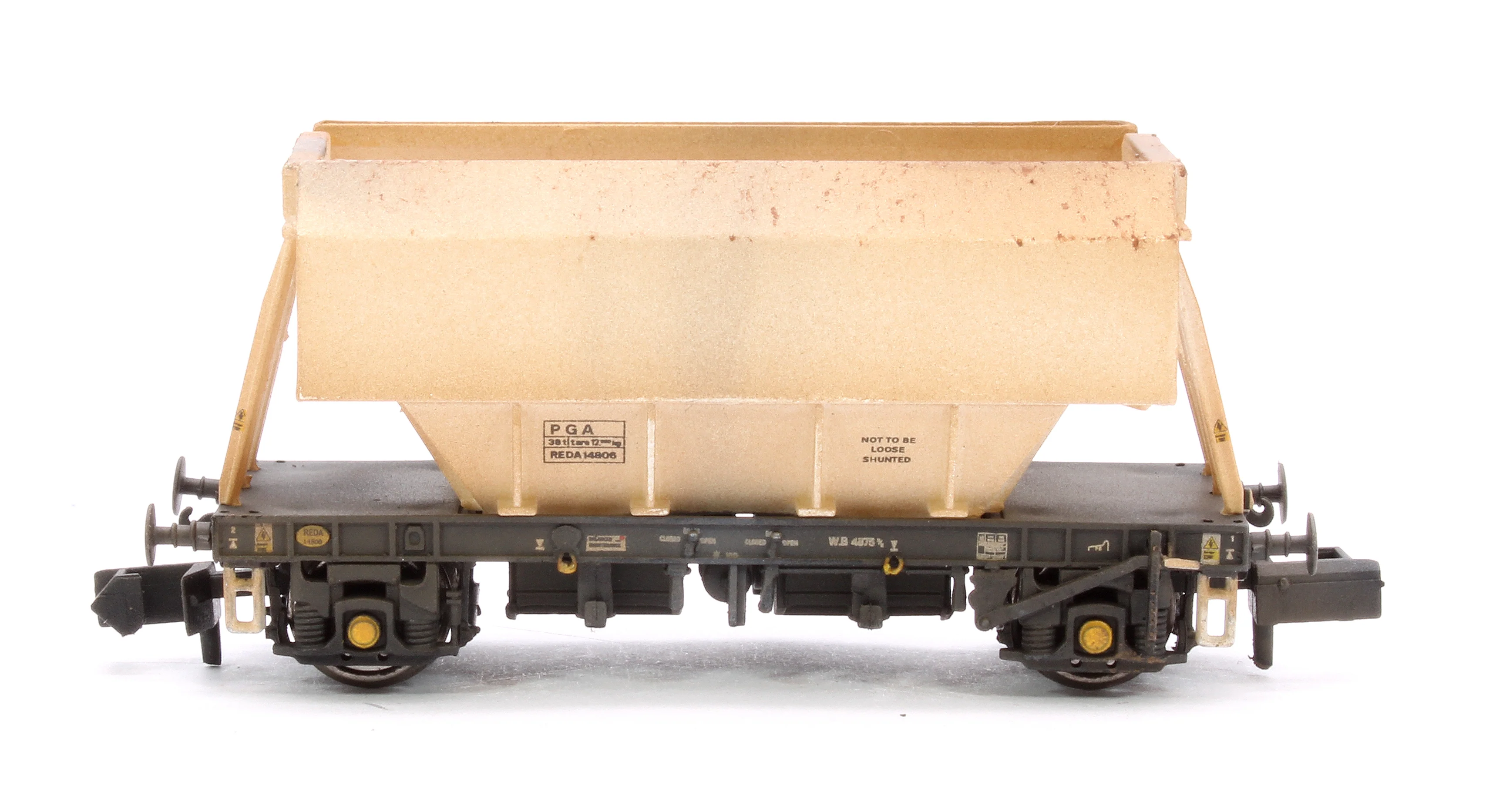 CM PG012 N (PW) TP (A)W Custom Weathered Set of 3 PGA 51T Hopper Wagons (Plain White) - Image 6
