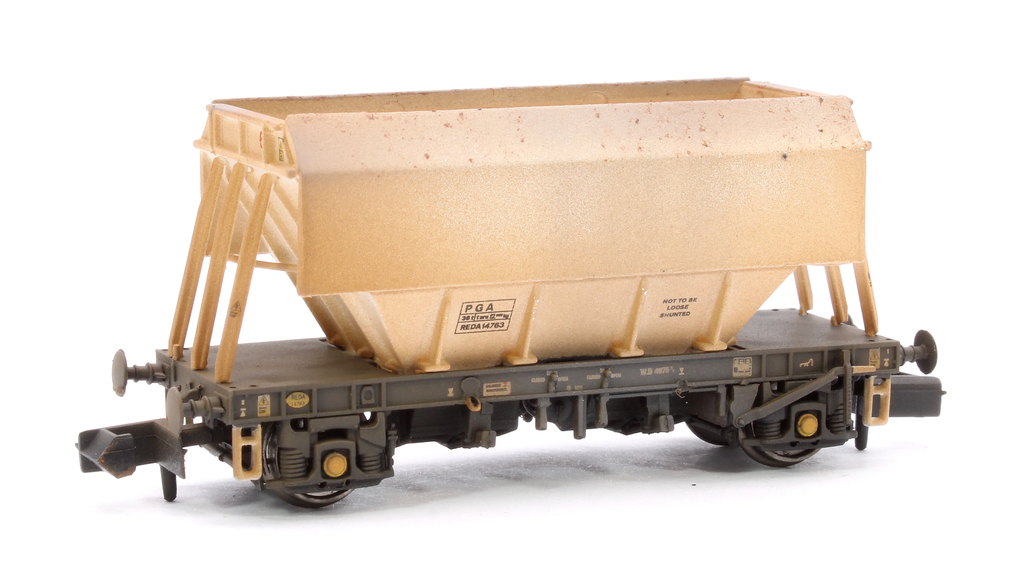 CM PG012 N (PW) TP (A)W Custom Weathered Set of 3 PGA 51T Hopper Wagons (Plain White) - Image 7