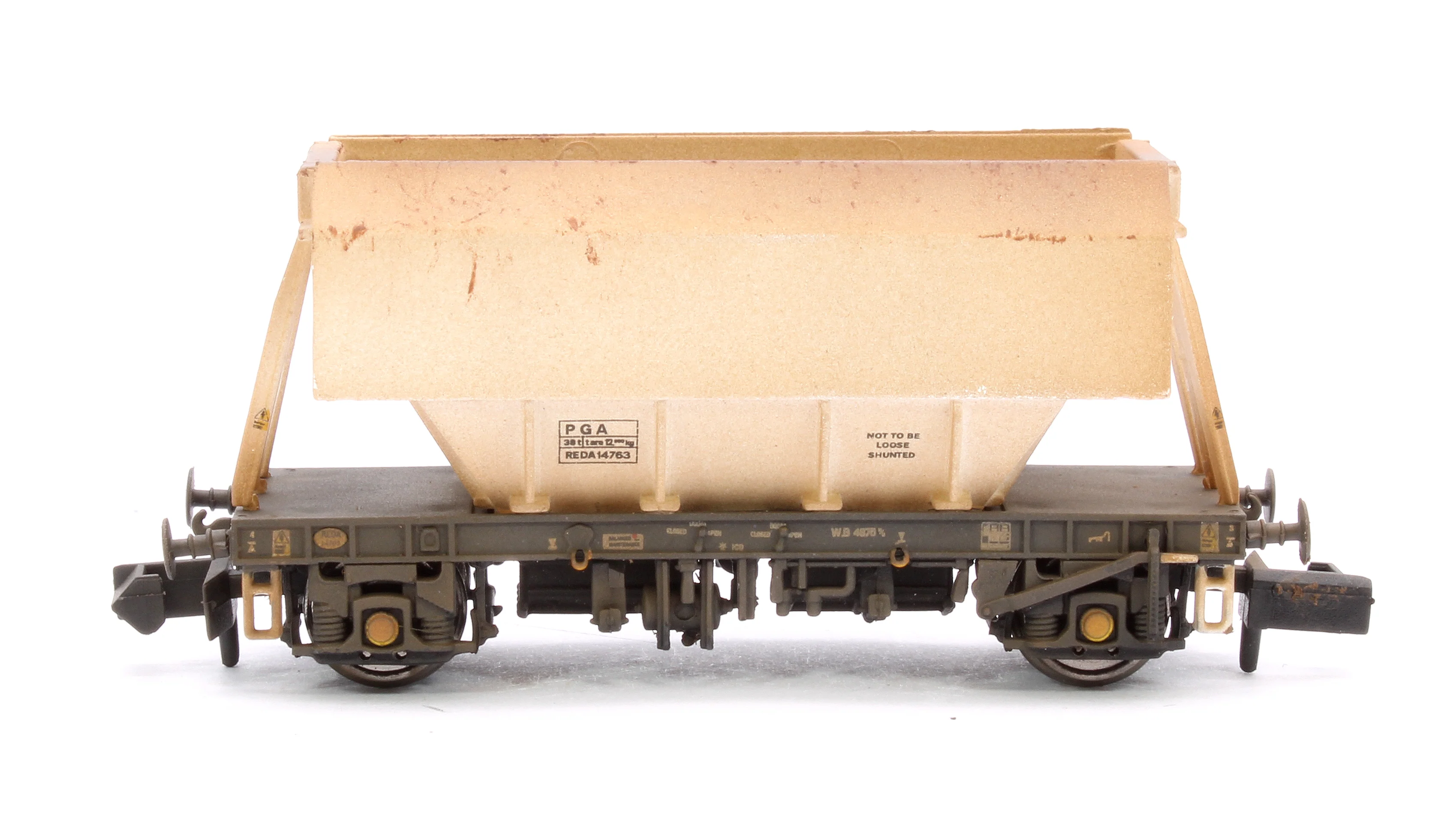 CM PG012 N (PW) TP (A)W Custom Weathered Set of 3 PGA 51T Hopper Wagons (Plain White) - Image 8