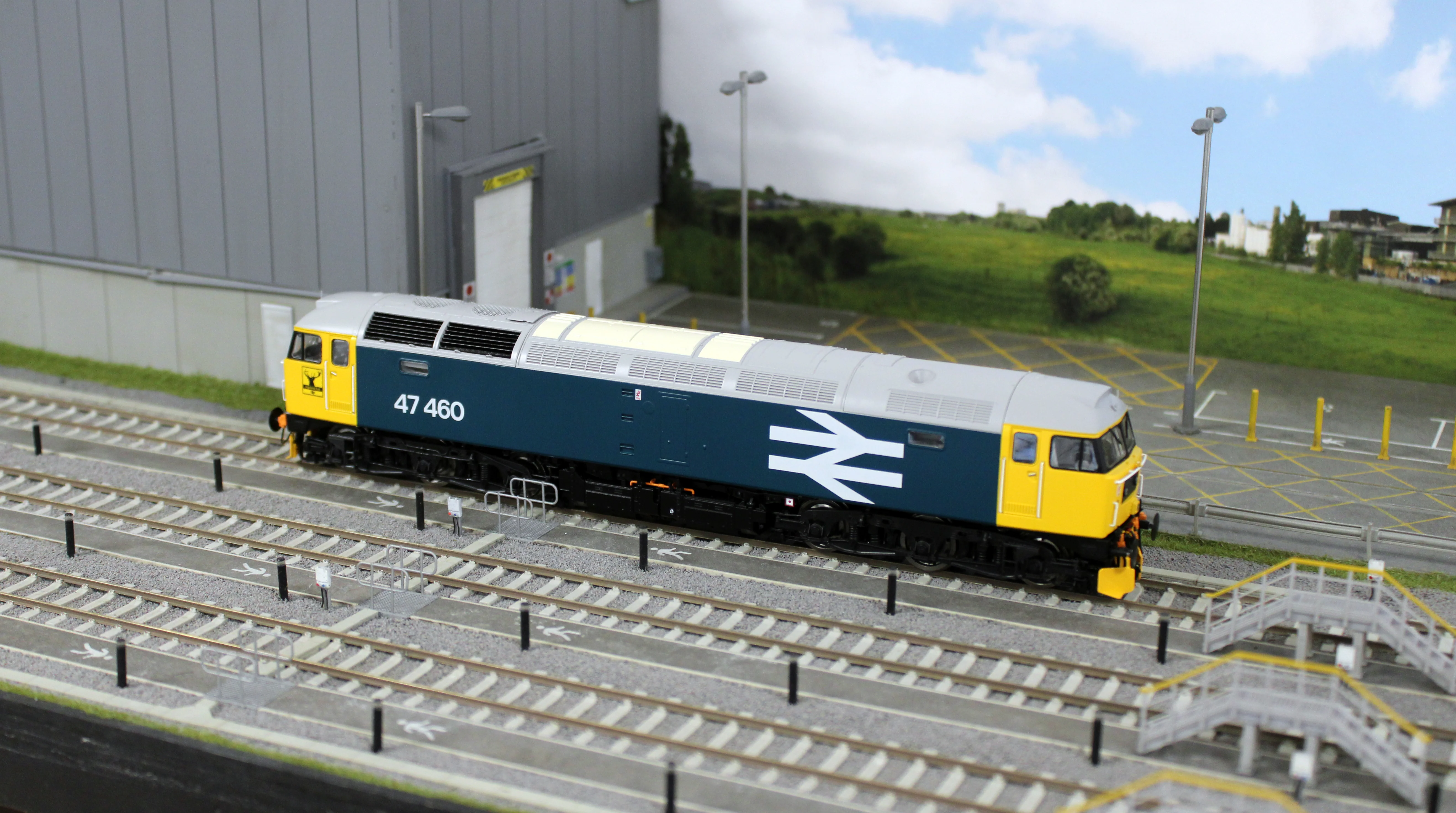 CM-47460-LL Class 47 BR Blue Large Logo No.47460 Diesel Locomotive - Image 9