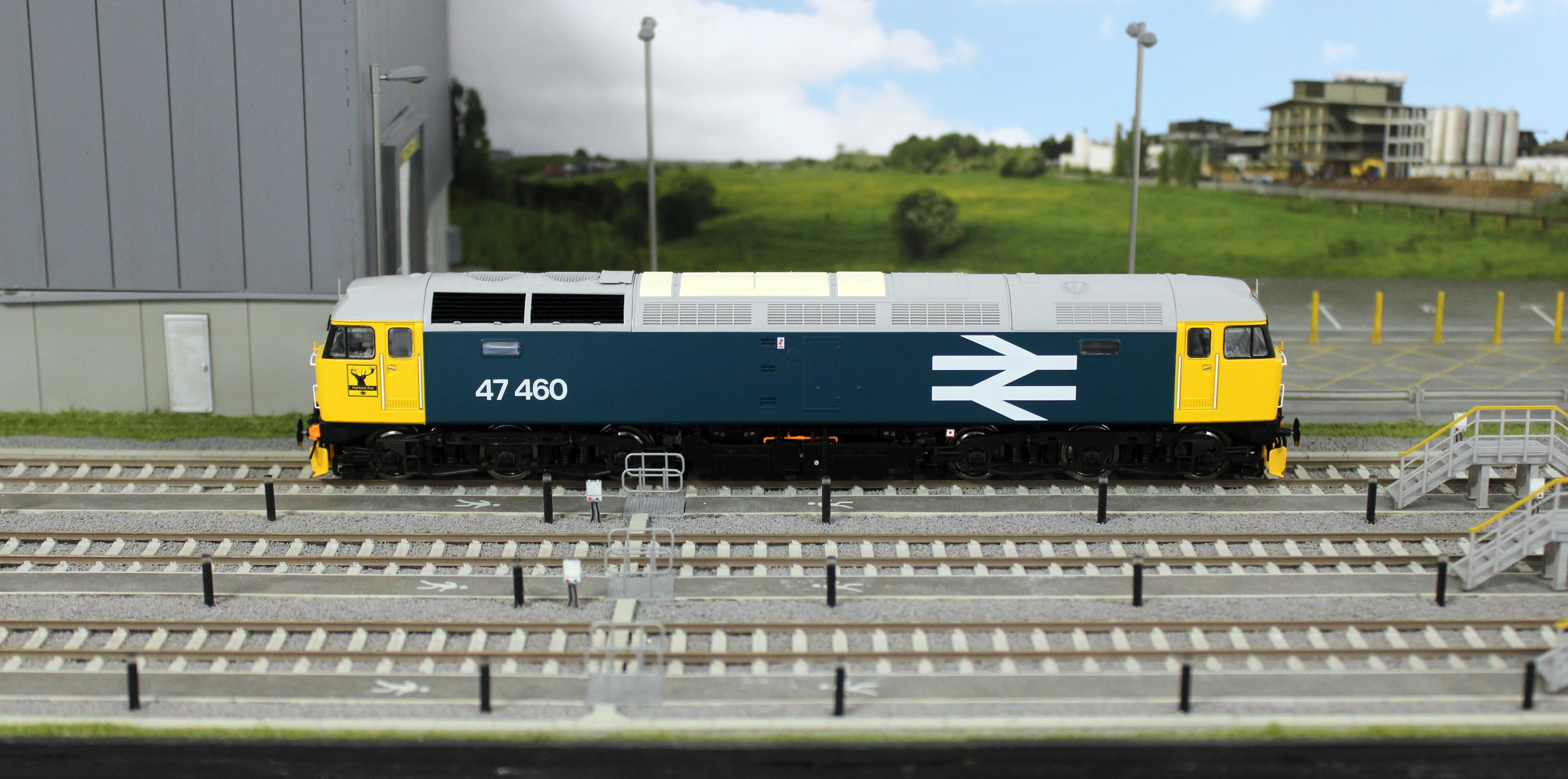 CM-47460-LLW Highly Detailed Premium Weathered Class 47 BR Blue Large Logo No.47460 Diesel Locomotive - Image 10