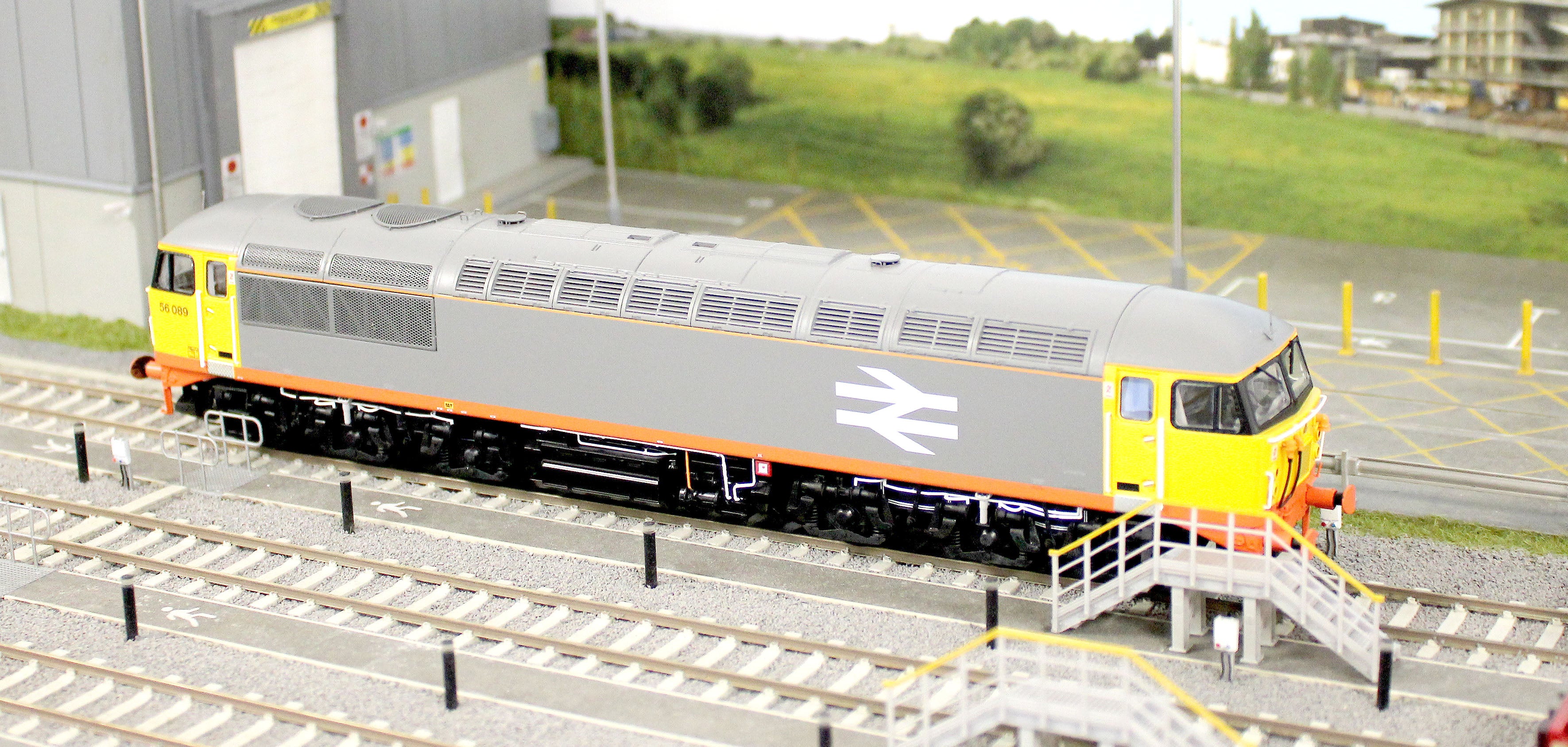CM - 56089 - RSR SF Class 56 BR Railfreight Grey No.56089 (with Red Stripe) Diesel Locomotive - DCC Sound - Image 9