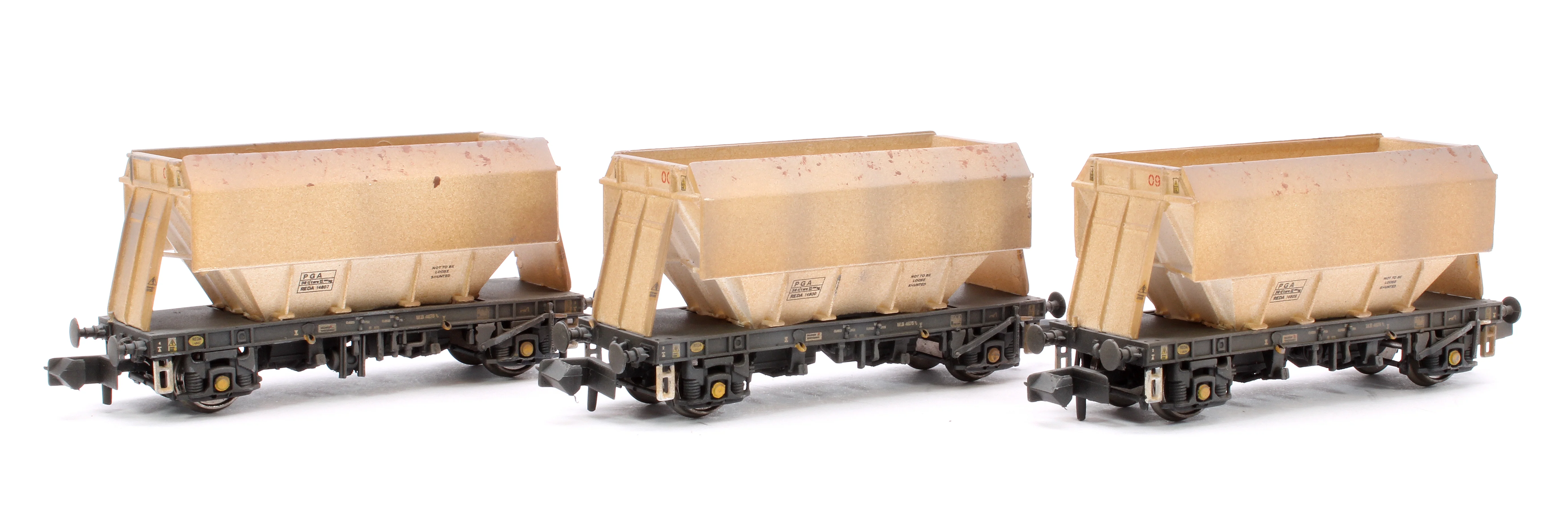 CM PG012 N (PW) TP (B)W Custom Weathered Set of 3 PGA 51T Hopper Wagons (Plain White)