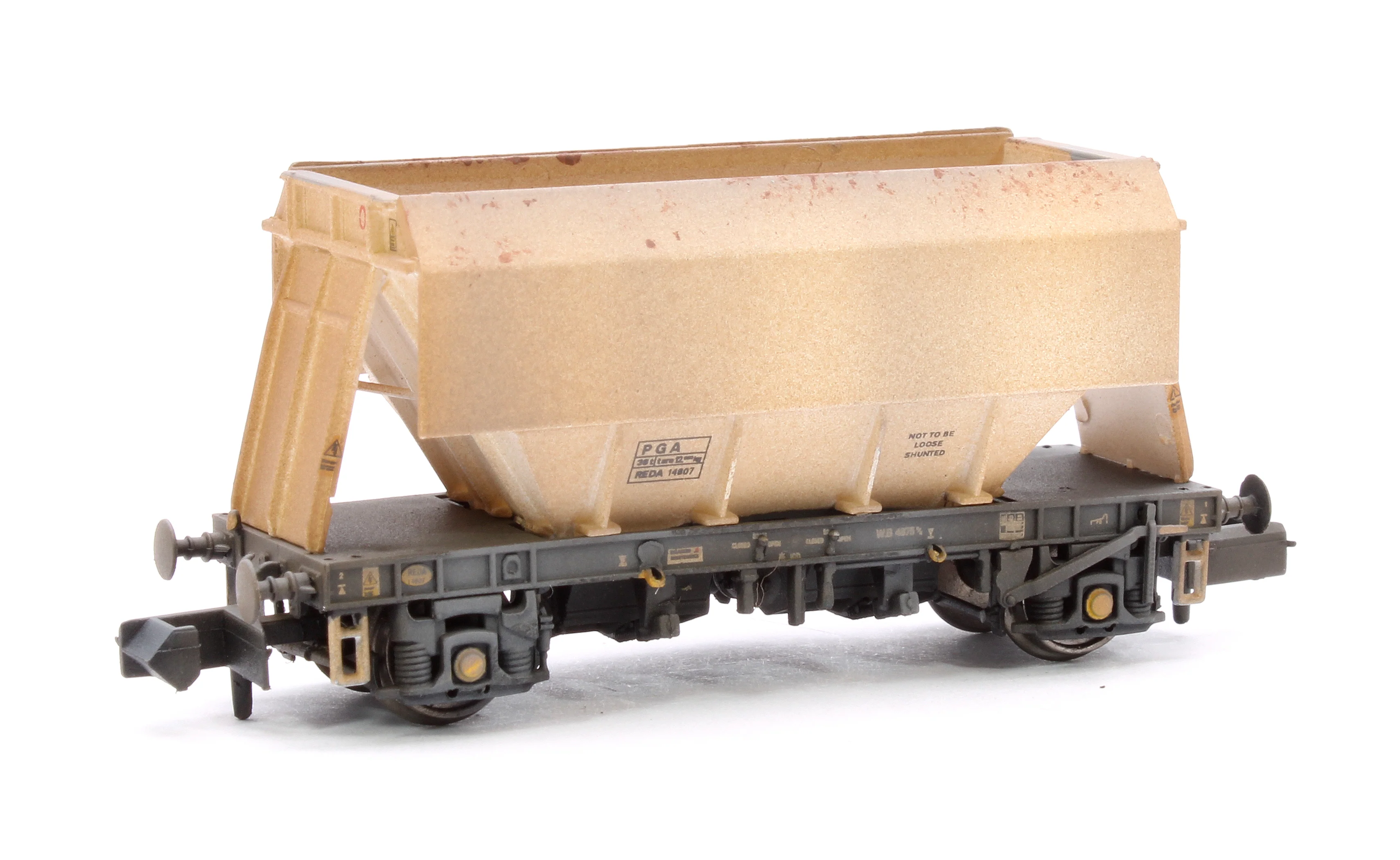CM PG012 N (PW) TP (B)W Custom Weathered Set of 3 PGA 51T Hopper Wagons (Plain White) - Image 3