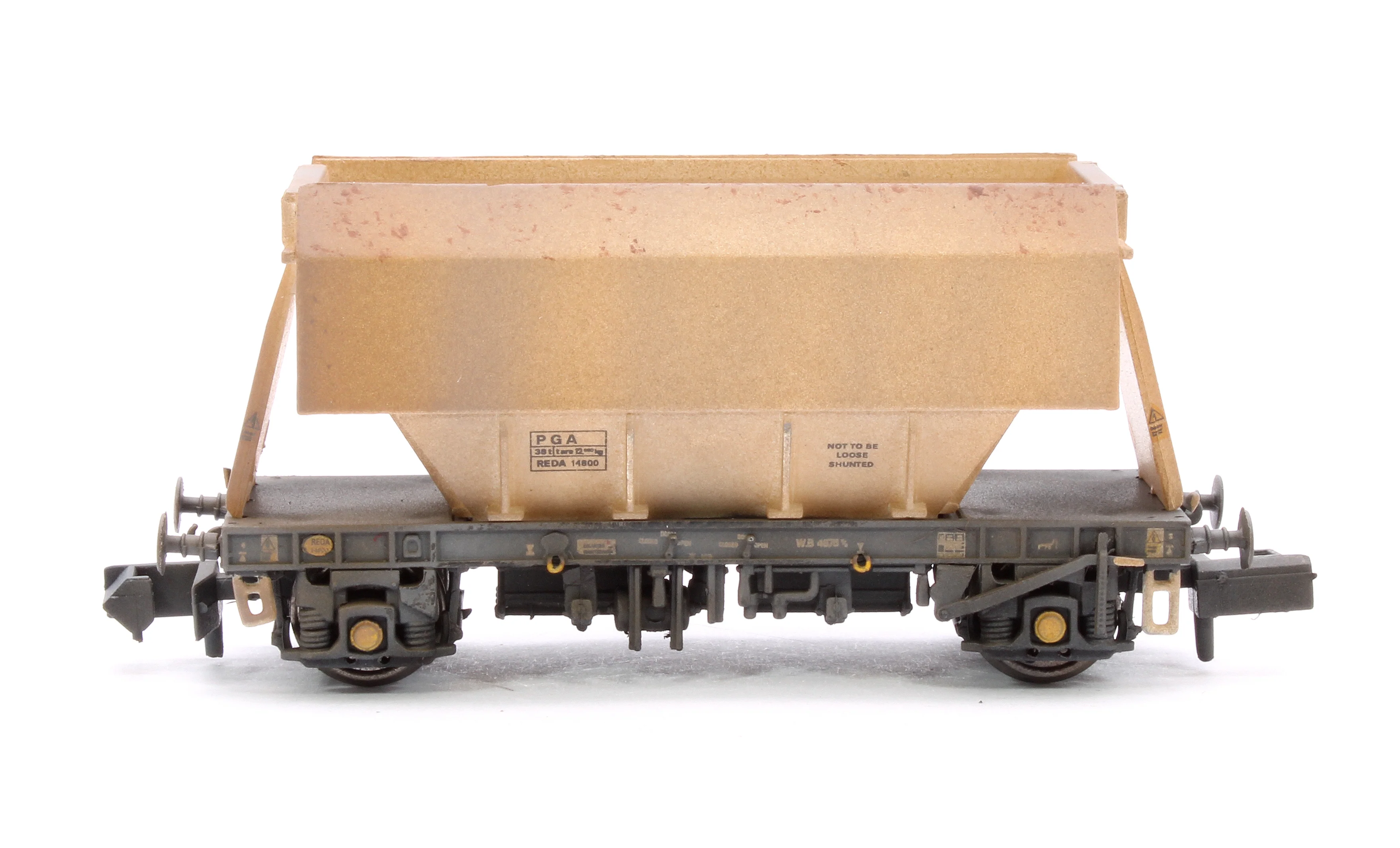 CM PG012 N (PW) TP (B)W Custom Weathered Set of 3 PGA 51T Hopper Wagons (Plain White) - Image 6